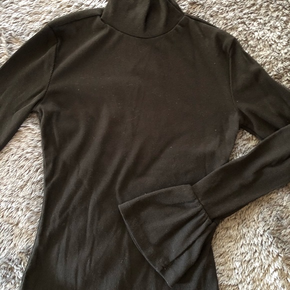 Top - Picture 3 of 5